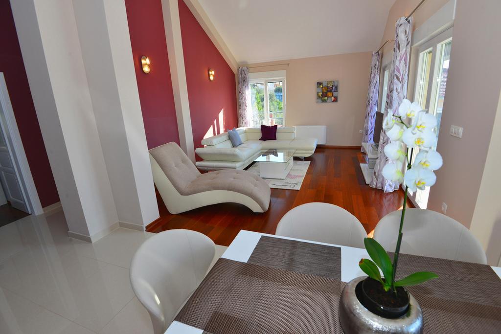 Apartments Villa Coratina Trogir Ngoại thất bức ảnh